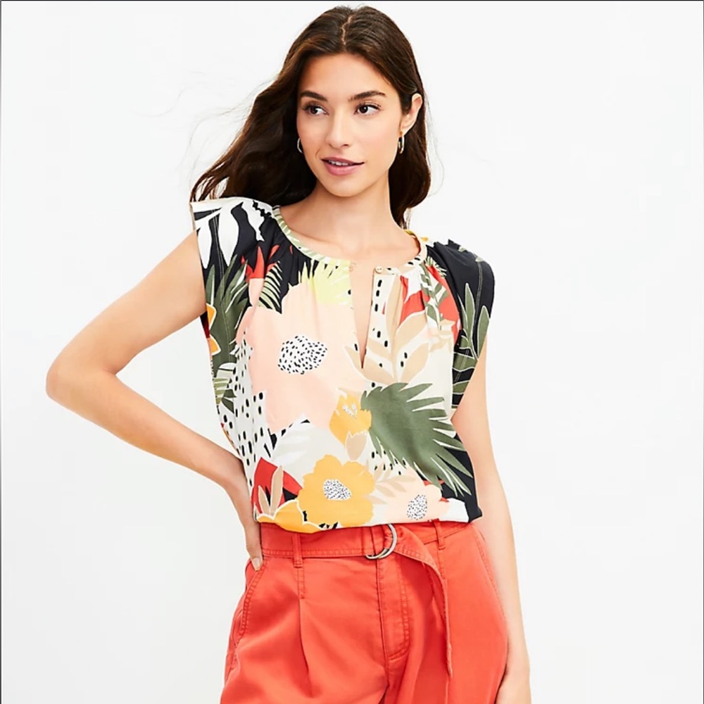 LOFT Paradise Flutter Sleeve Top size Small